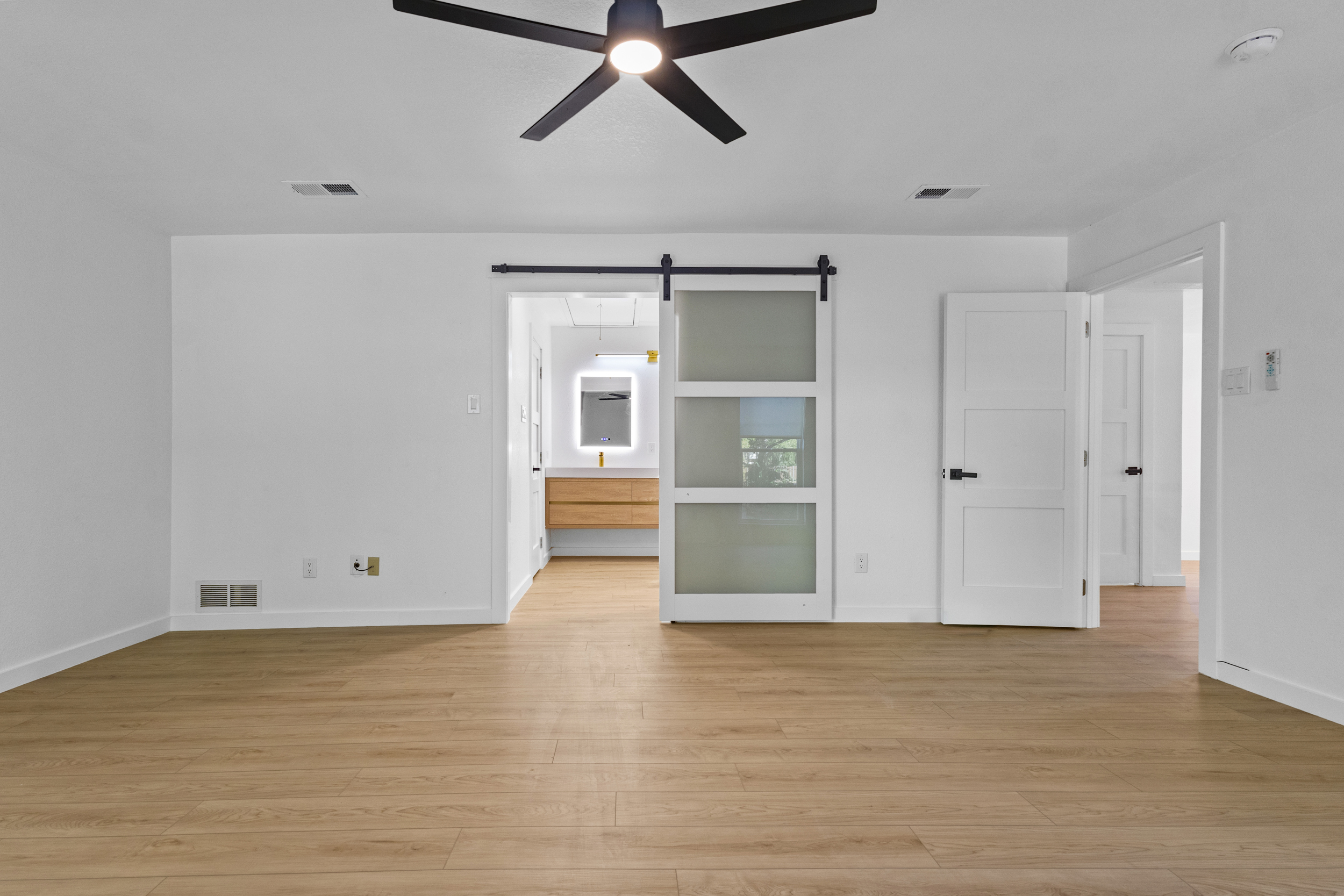 Second floor townhome renovation in Lakewood Dallas - gallery photo 5